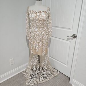 NWT Women's Gianni Bini Off Shoulder Nude and White Mermaid Gown Dress size 8‎